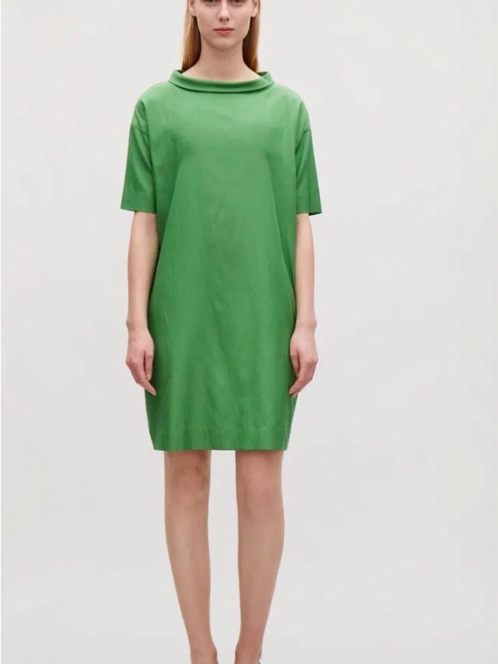 cOs
Folded Collar Draped Dress